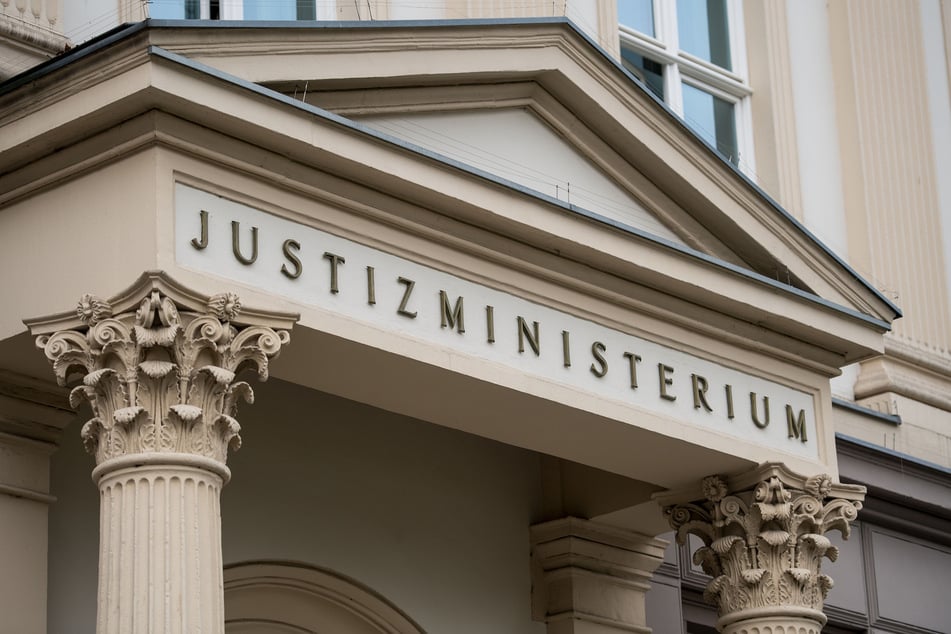 Für 860.000 Euro: Justiz will Wohnhaus von Staatsanwalt absichern lassen