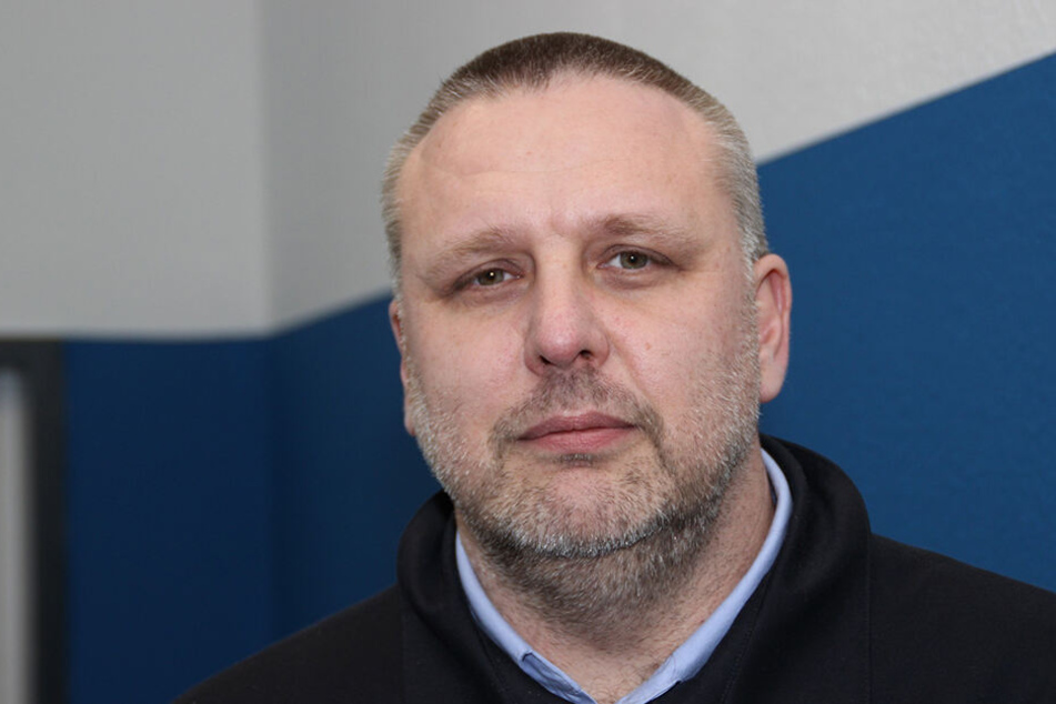 THW-Sprecher Ralf Mancke (49) war das ganze Wochenende bei den Arbeiten am Speisesaal dabei.