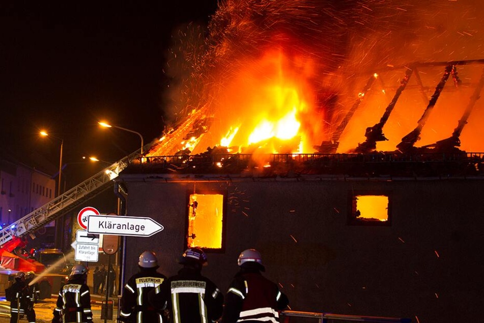 Immer wieder geriet ein Vierseitenhof im Stadtteil Alt-Chrieschwitz in Brand. Die Feuer sollen unter anderem mit einer Lötlampe gelegt worden sein.