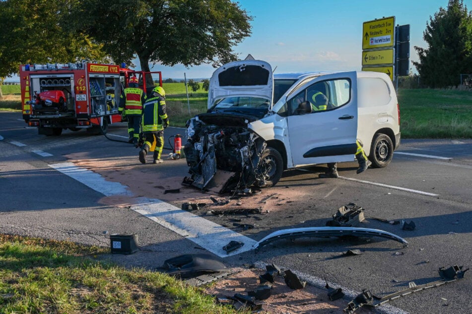 Der Citroën-Transporter krachte in den VW.