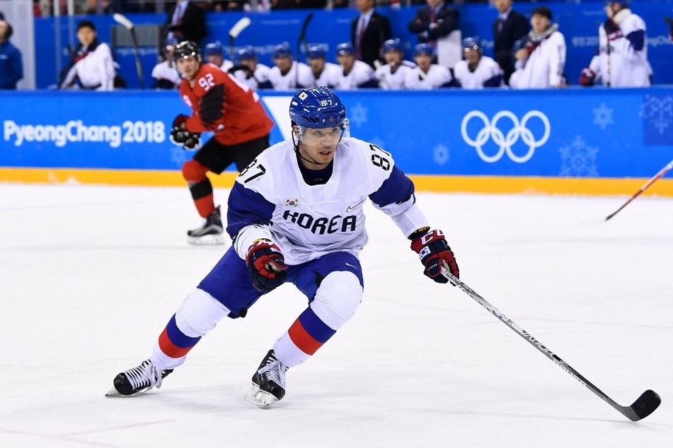 Minho Cho (†35) war der erste Südkoreaner, der im Eishockey ein Tor für sein Land bei Olympischen Winterspielen schoss.
