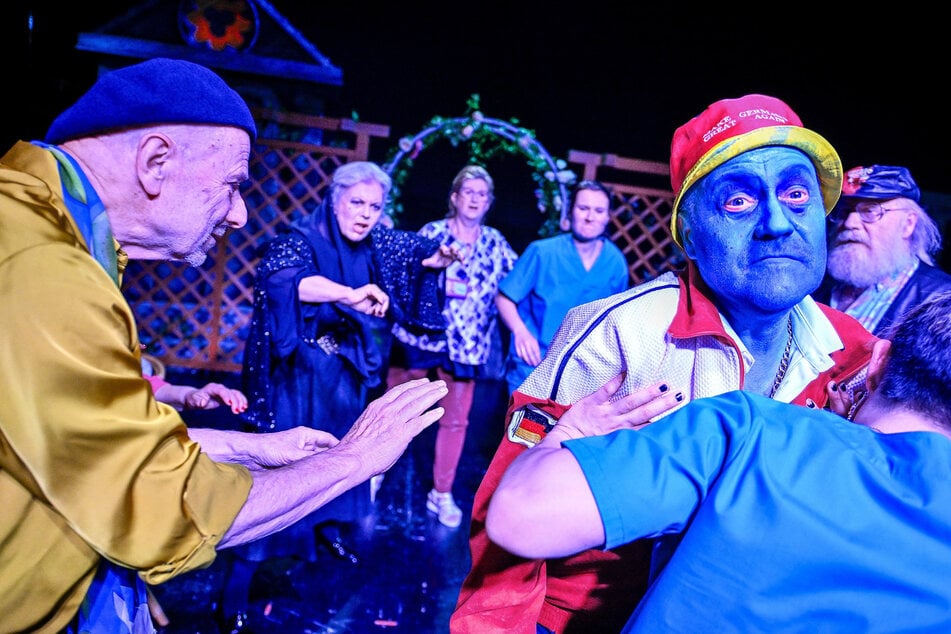 Dresden: Vorsicht vor den Nazi-Zombies: Horror-Satire "Apokalypse 2033" in Dresden