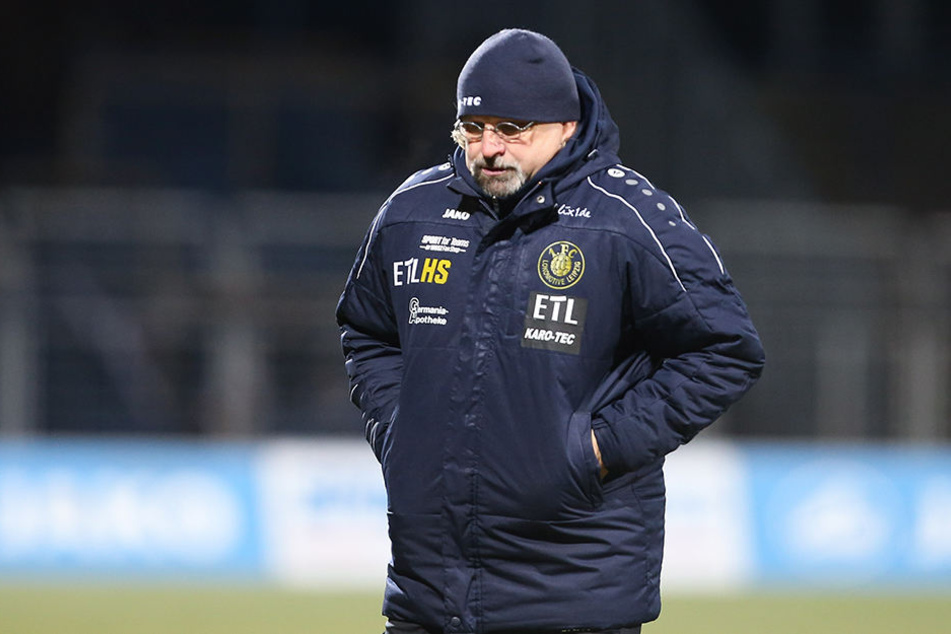 Durch die anstehenden Nachholspiele muss Lok-Trainer Heiko Scholz (52) sein Team auf englische Wochen einstellen.