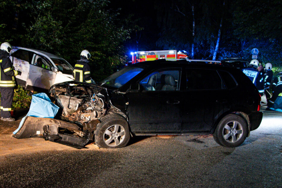 Bei einem Unfall in der Gemeinde Süsel sind in der Nacht zu Sonntag vier Personen verletzt worden.