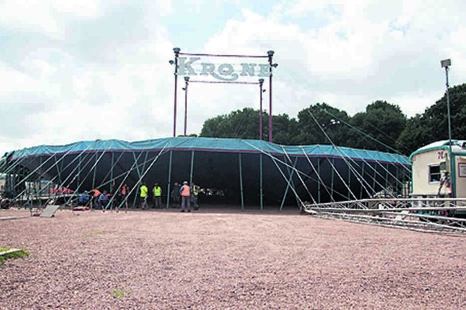 Der Aufbau läuft: Bereits am Freitag ist Premiere beim Circus Krone.