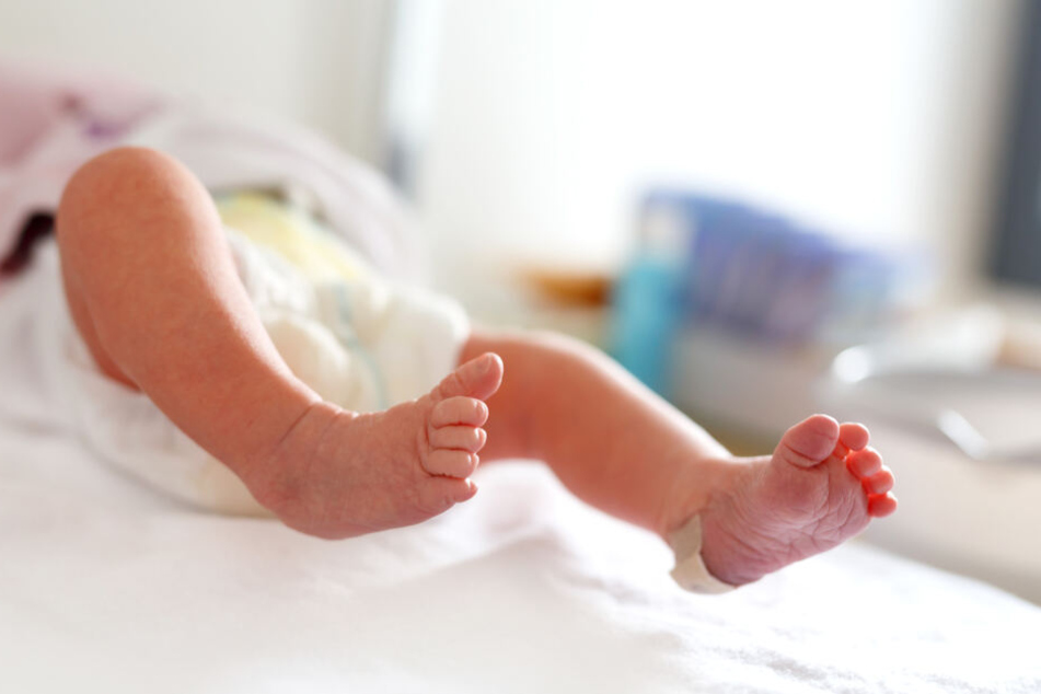 Das Baby wurde noch an seinem Geburtstag entsorgt. (Symbolbild)