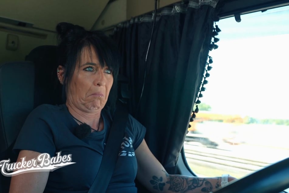 Was genau sie mit ihrem Lkw transportiert, weiß Jessy Koch (35) nicht so richtig.