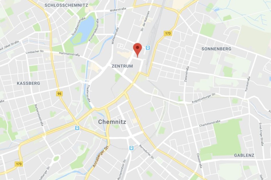 Auf einer Baustelle in der Carolastraße in Chemnitz kam es zu einem Missgeschick.