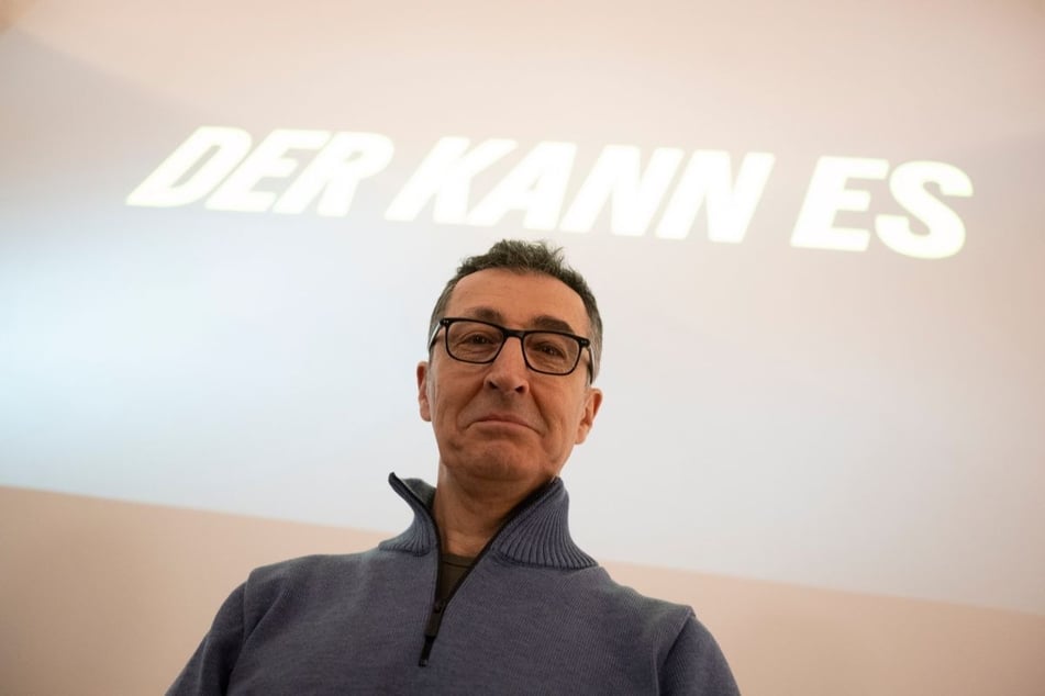 Der Slogan "Özdemir - Der kann es" soll politische Erfahrung und Kompetenz widerspiegeln.