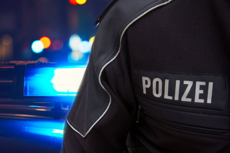 Die Täter trugen Oberteile mit der Aufschrift "Polizei". (Symbolbild)