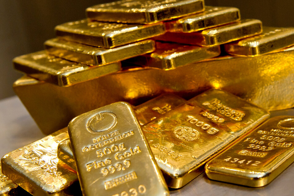 Es wurden Goldbarren und Goldmünzen im Wert von mehr als 135.000 Euro gefunden. (Symbolbild)