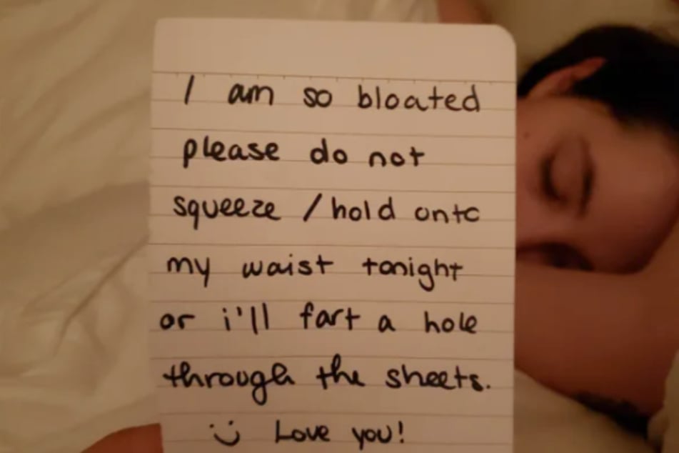 Woman feels bloated and leaves her boyfriend this cute warning