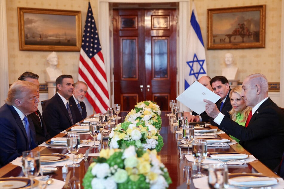 Israeli Prime Minister Benjamin Netanyahu (r.) announced he was nominating US President Donald Trump for the Nobel Peace Prize.