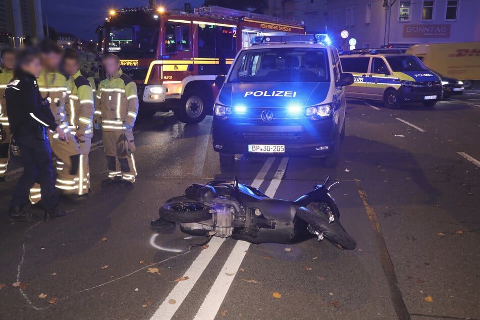 Auf der Hamburger Straße krachten ein Motorradfahrer (22) und eine Mopedfahrerin (17) zusammen.