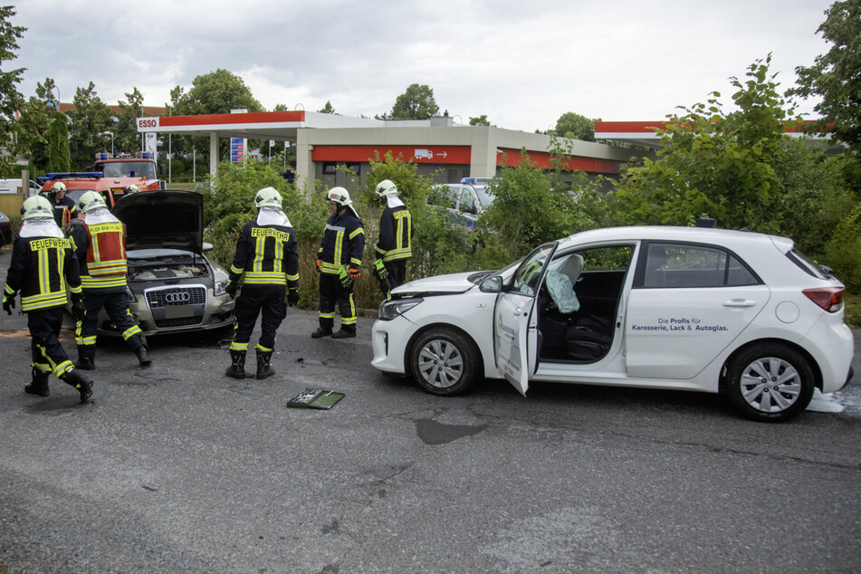 An der Esst-Tankstelle in Bischofswerda krachten ein Audi und ein Kia zusammen.
