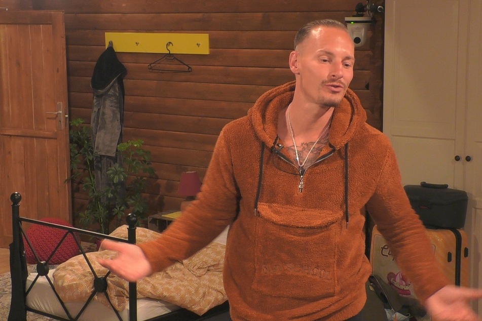 Denny (32) ist sich sicher, die Nominierung gegen Cedric (26) nächsten Montag zu gewinnen.