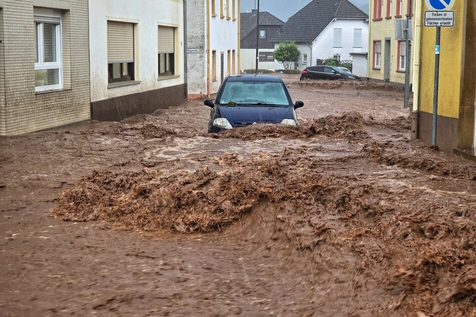 Die Schäden entstanden unter anderem durch umgestürzte Bäume oder Überschwemmungen.