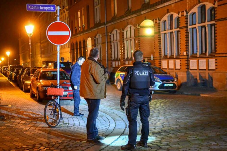 Am Tatort in der Klosterbergestraße wurden Spuren gesichert.