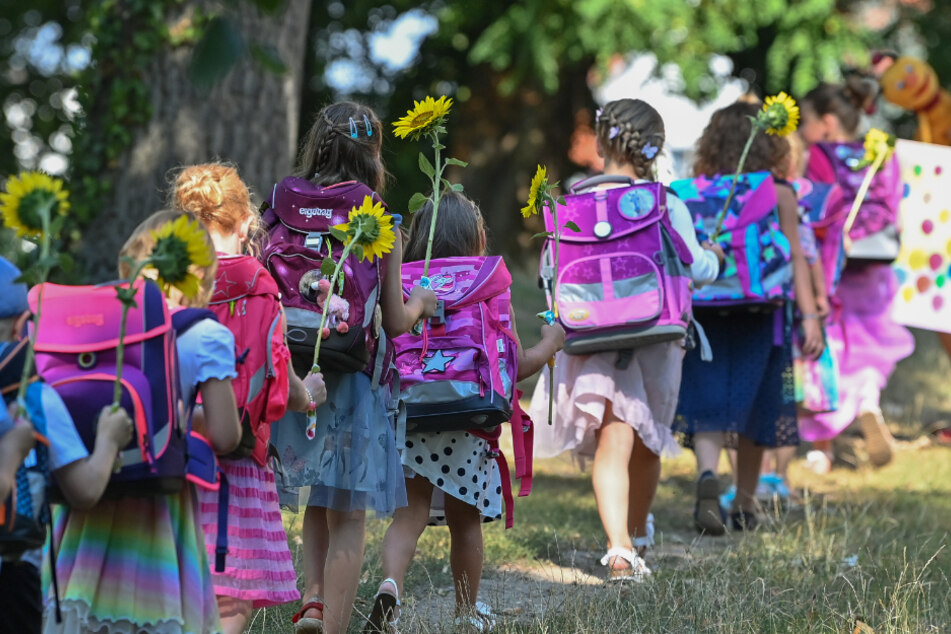Bitte einer nach dem anderen! Der diesjährige Schulanfang wird in Sachsen wegen der Pandemie wohl sehr geordnet ablaufen.