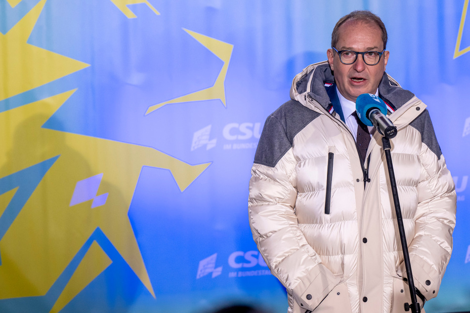 CSU-Landesgruppenchef Alexander Dobrindt (53) forderte, dass Bundeskanzler Scholz die Vertrauensfrage stellt.