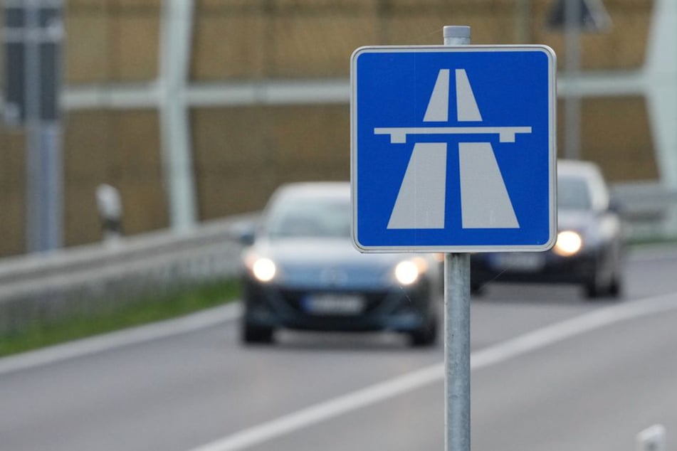 Der Autofahrer leitete ein Wendemanöver auf der Autobahn ein. (Symbolfoto)