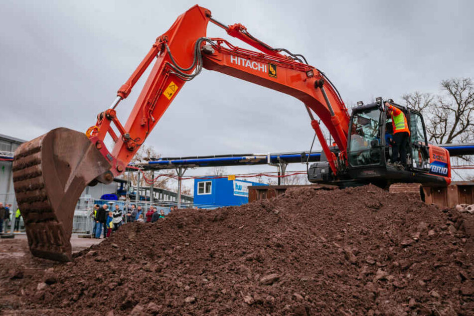 Auf der Stuttgart-21-Baustelle konnten die Besucher auch mal selbst einen Bagger bedienen.
