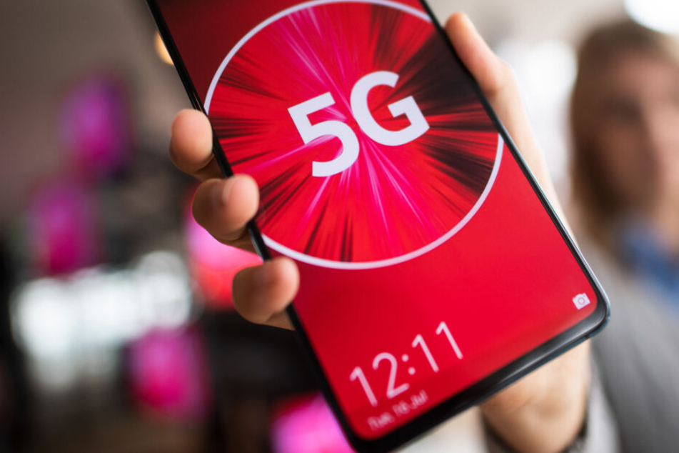 Die 5. Mobilfunkgeneration soll durch gezielte Strahlung die Gesamtbelastung reduzieren - in der Theorie kling das logisch, doch erforscht ist kaum etwas. (Symbolbild)
