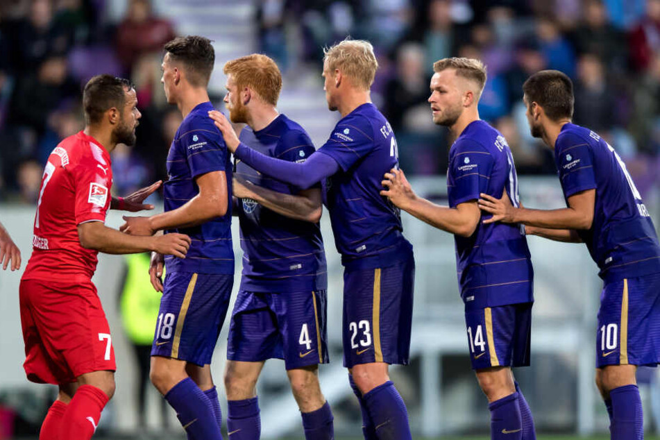 Der FCE-Zug zum Erfolg (v.l.): Nicolai Rapp und Fabian Kalig stehen hinten gut - da können die Torjäger Sören Bertram, Pascal Köpke und Dima Nazarov vorne erfolgreich ballern.