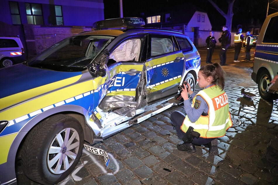 Bei der Verfolgungsfahrt krachten auch zwei Streifenwagen ineinander.