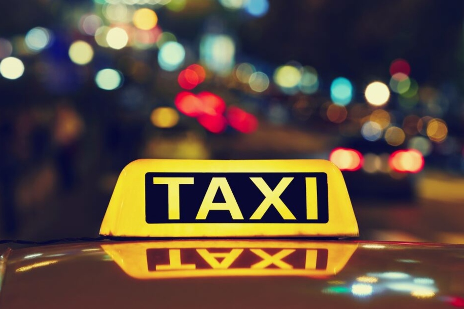 Der Mann (52) hatte bei einem Raubüberfall auf einen Taxifahrer in Düsseldorf 100 Euro erbeutet (Symbolbild).