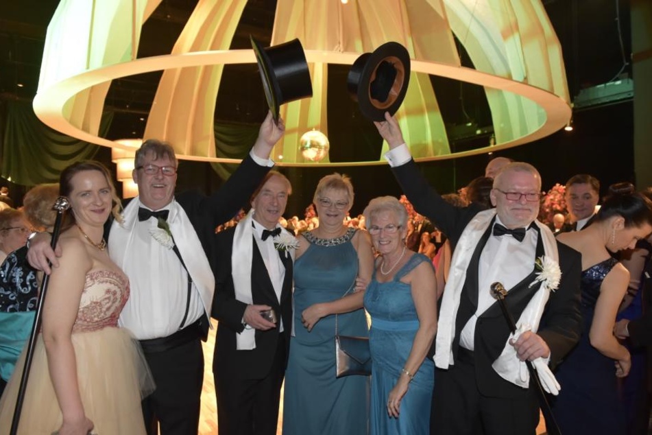Hut ab für so einen schillernden Jubiläumsball!