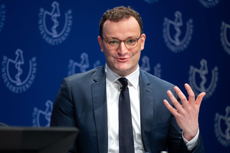 Bundesgesundheitsminister Jens Spahn (40, CDU).