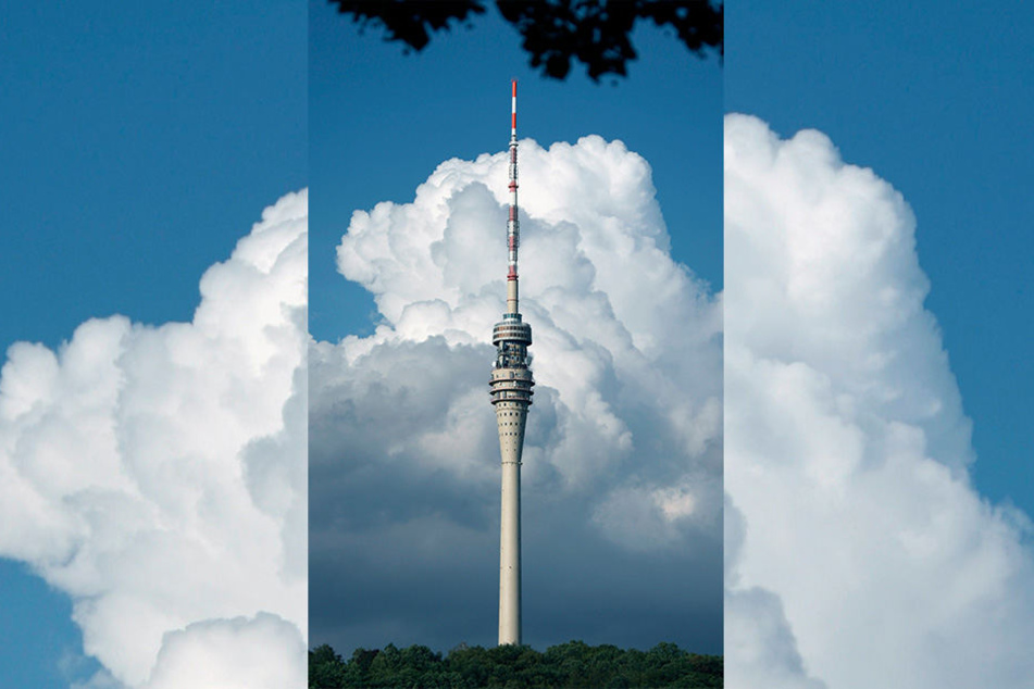 Dunkle Wolken am Fernsehturm: Die Sanierung wird im Haushalt nicht abgesichert.