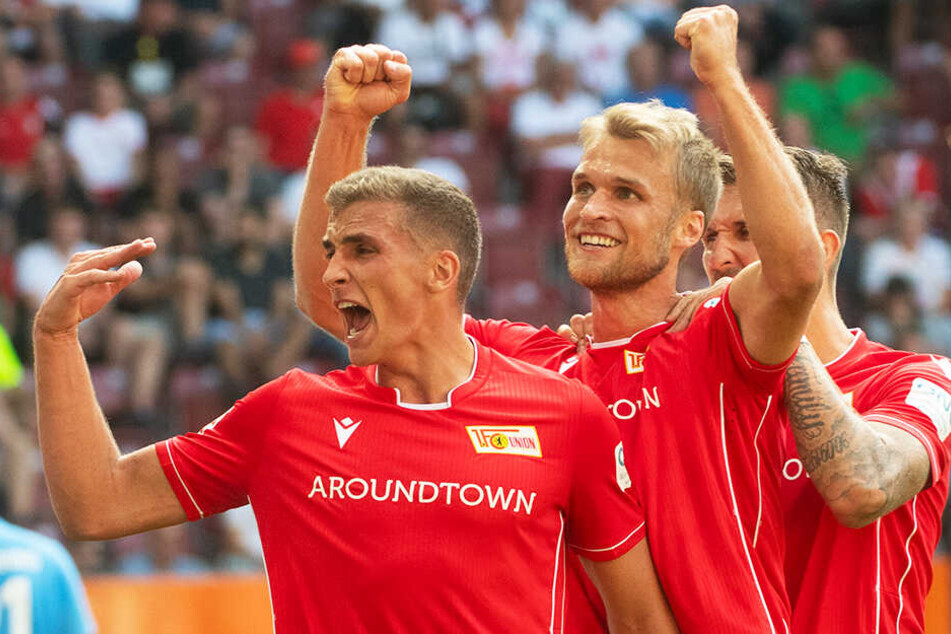 Sebastian Andersson (M.) erzielte ein Tor für die Geschichtsbücher des 1. FC Union Berlin: Der Stürmer machte den ersten Bundesliga-Treffer für die "Eisernen" und sicherte den Köpenickern damit auch noch den ersten Punkt.