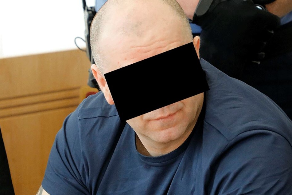 Die polnische Planenschlitzerbande stand Montag vor dem Chemnitzer Landgericht. Nur der Hauptangeklagte Bogdan S. (43) muss im Knast bleiben.