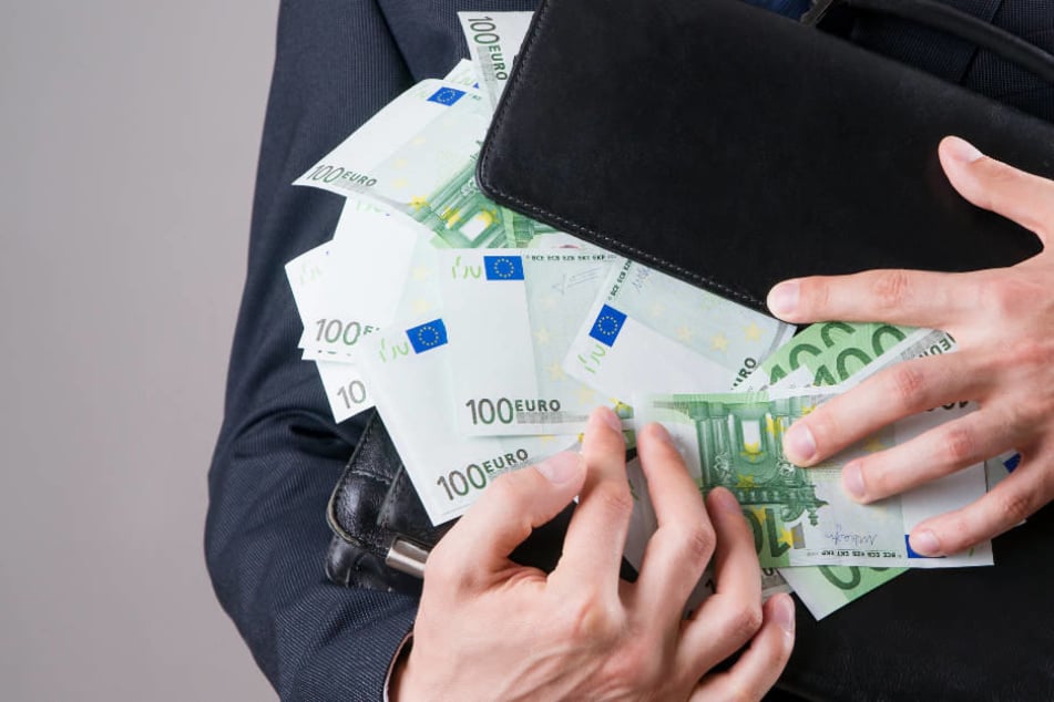 Der Geschäftsmann soll ein sogenanntes Umsatzsteuer-Karussell betrieben haben (Symbolbild).