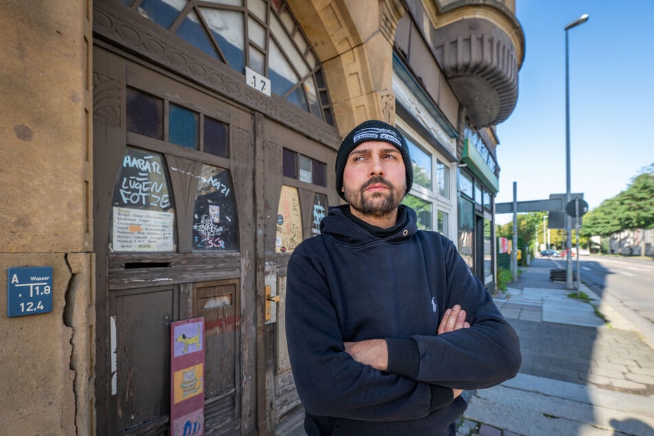 Jetro Burkmann wohnt seit vier Jahren in der Hartmannstraße 17. Er und drei weitere Mietparteien suchen noch eine Lösung für ihren Auszug.