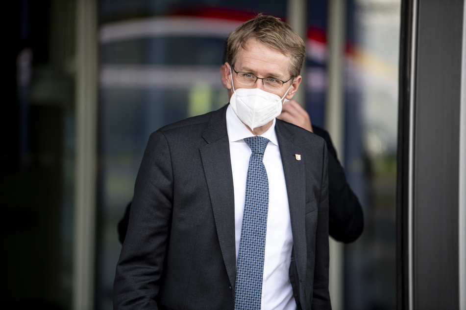 Ministerpräsident Daniel Günther (48, CDU) hat weitere Lockerungen für Schleswig-Holstein angekündigt.