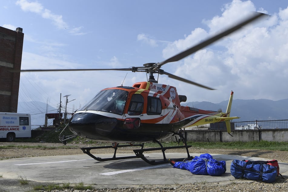 Über kostspielige Rettungsflüge erbeuteten Betrüger Millionen. (Symbolfoto)