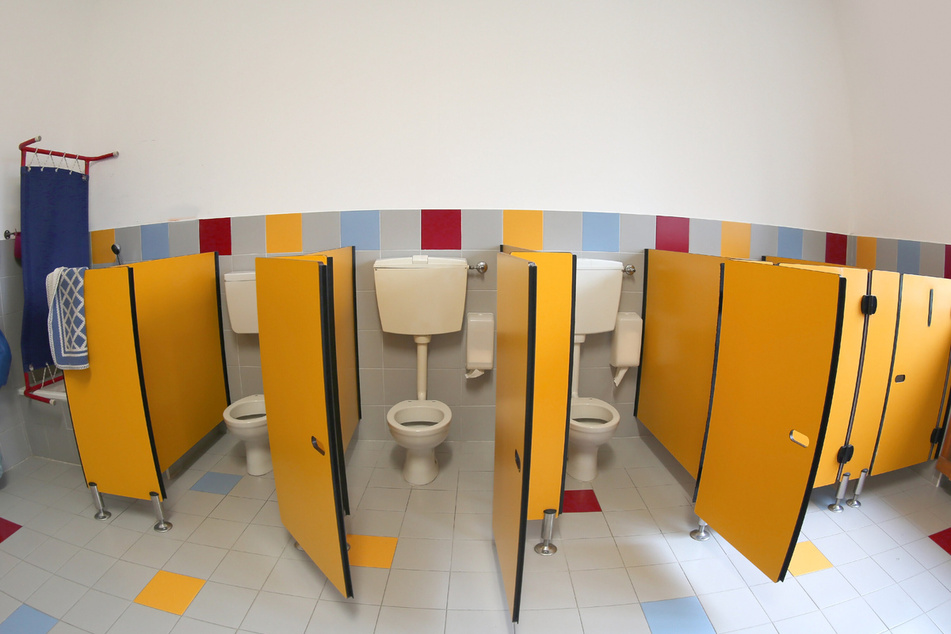 Mehrere Kinder einer städtischen Kindertagesstätte in Niedersachsen sollen sich unmittelbar nach dem Verzehr des Mittagessens übergeben haben. (Symbolbild)