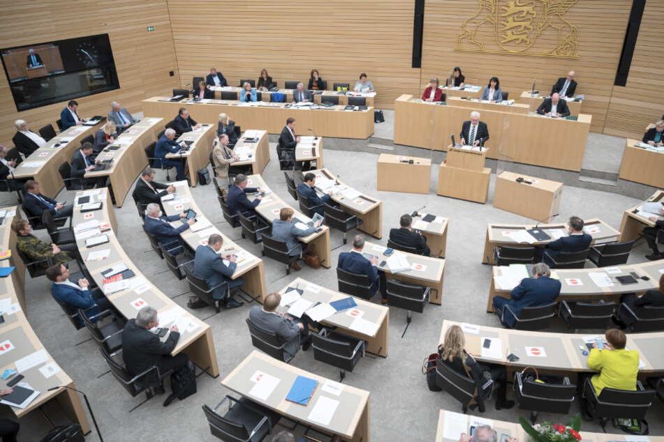 landtag debattiert neuen corona lockdown kinder und schulen im fokus tag24