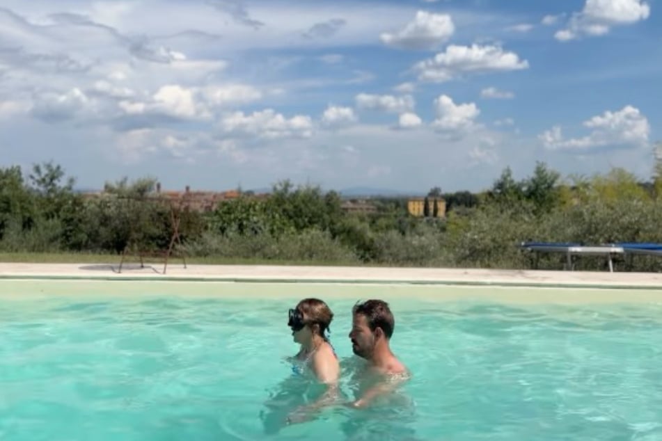 Anna (35) und ihr Mann Gerald Heiser (40) hatten Spaß im Urlaub. Dieser verging ihnen zu Hause schlagartig.