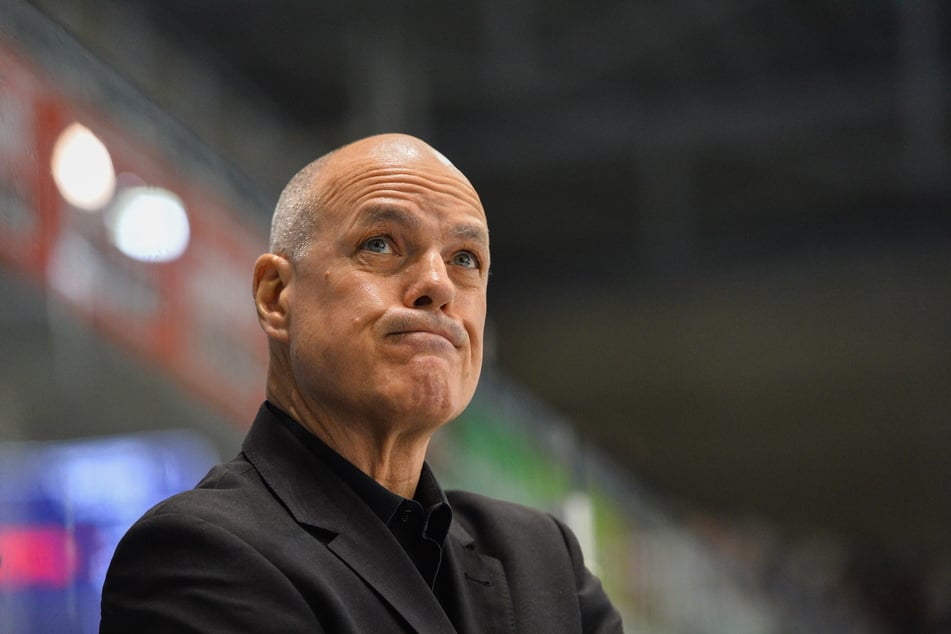 Einig waren sich die Eislöwen bereits mit Ex-Coach Bill Stewart (68), doch er konnte aus gesundheitlichen Gründen nicht kommen.