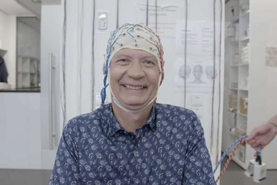 Günther Jauchs Gehirn wird am Max-Planck-Institut von Neurowissenschaftlern unter die Lupe genommen.