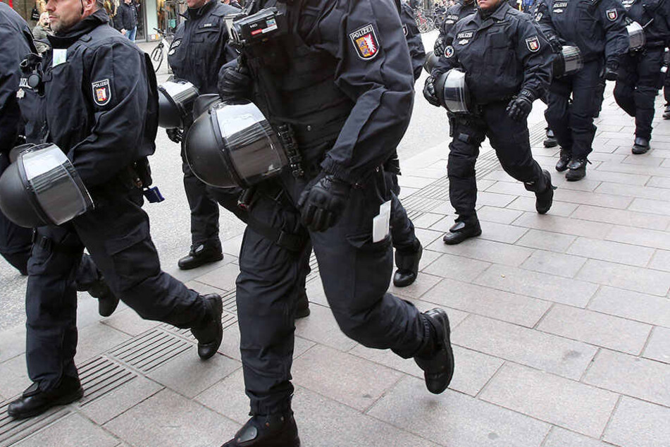 Wegen einem rechten Rockkonzert musste die Polizei anrücken. (Symbolbild)