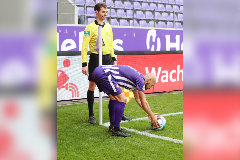Wenn sich Philipp Riese an der Eckfahne den Ball zurecht legt, herrscht beim Gegner neuerdings Alarmstimmung.