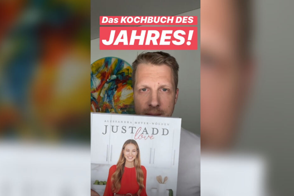 Oliver Pocher (42) präsentiert das neue Kochbuch seiner Ex-Frau Sandy Meyer-Wölden (36) bei Instagram.