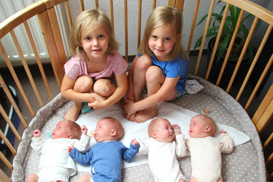 Seltenes Babyglück: Nachdem die Familie schon Zwillinge hatte, kamen nun auch Vierlinge dazu.