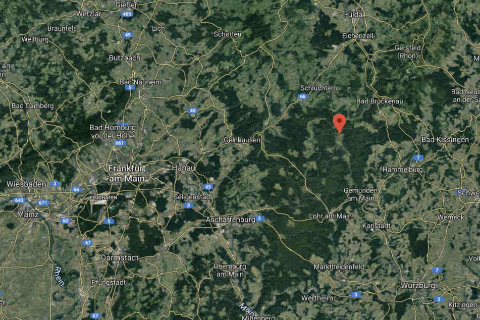 Seinen Anhänger fand der Mann schließlich vorm Rathaus.