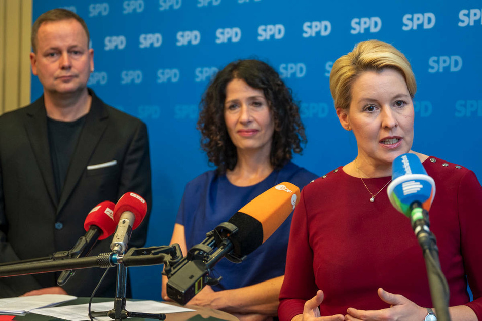 Franziska Giffey (43, SPD, v.r.n.l.), Bettina Jarasch (52, Grüne) und Klaus Lederer (47, Linke) bei einem Interview nach den Sondierungsgesprächen. Am Freitag erfolgt der Startschuss für die Koalitionsverhandlungen von rot-grün-rot in Berlin.